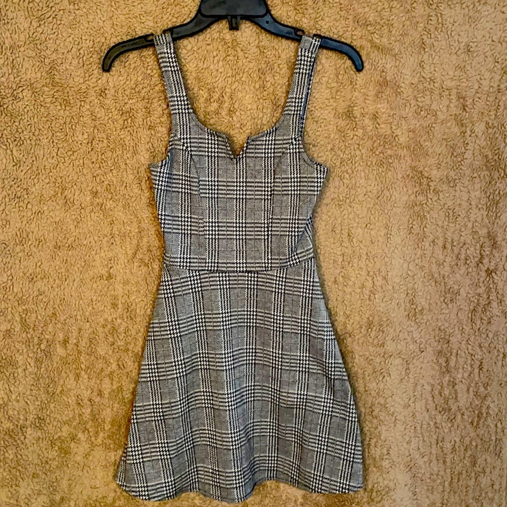 Aeropostale black/white plaid dress size x small